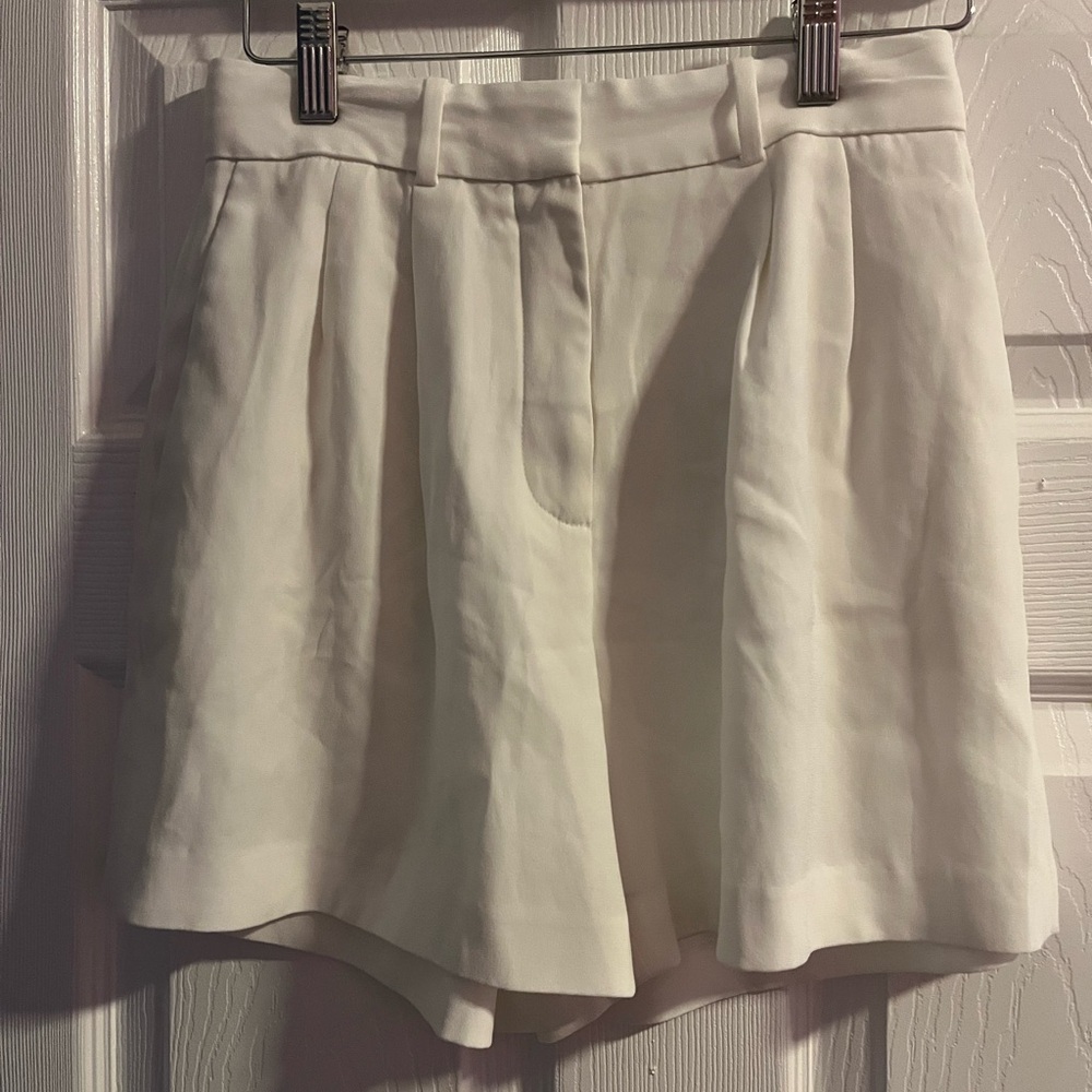 Babaton size 2 White Women's Shorts